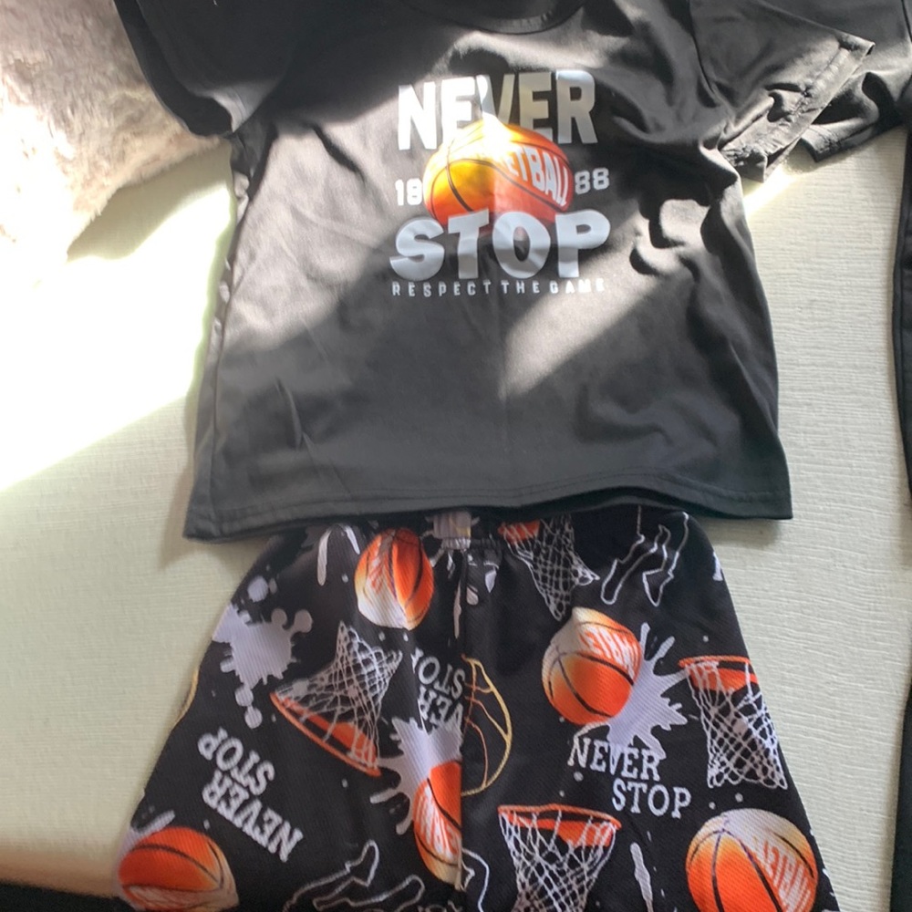 4T -5T outfits $5 for one or $50 for all